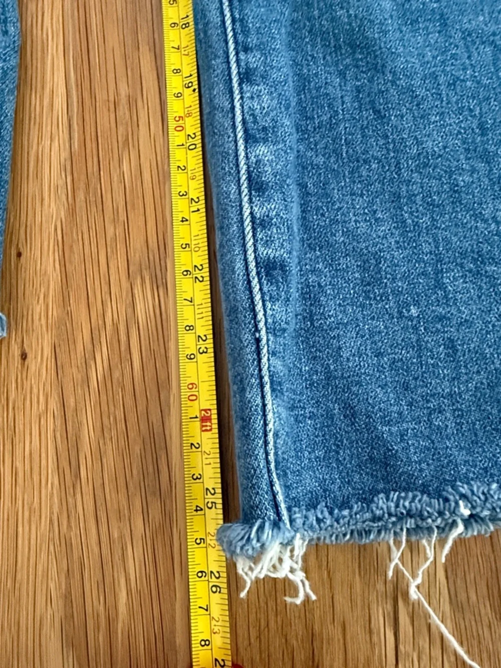 PAIGE Annesa Cropped Distressed Raw Hem Faded Blue Relaxed Wide Leg Jeans 32